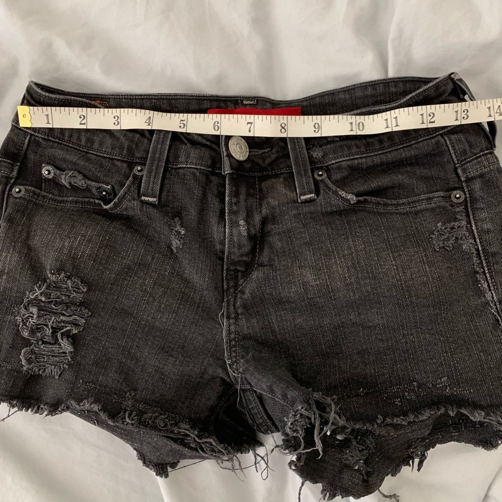 Vintage distressed Levi’s shorts